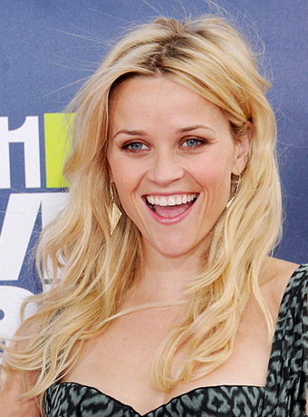 Reese Witherspoon's Blonde Curly Hairstyle