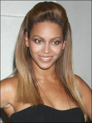 Beyonce Hairstyle on Beyonce Stops By Mtv Studios In New York City For An Appearance On