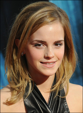 Emma Watson with Shoulder Length Hairstyle On the Red Carpet