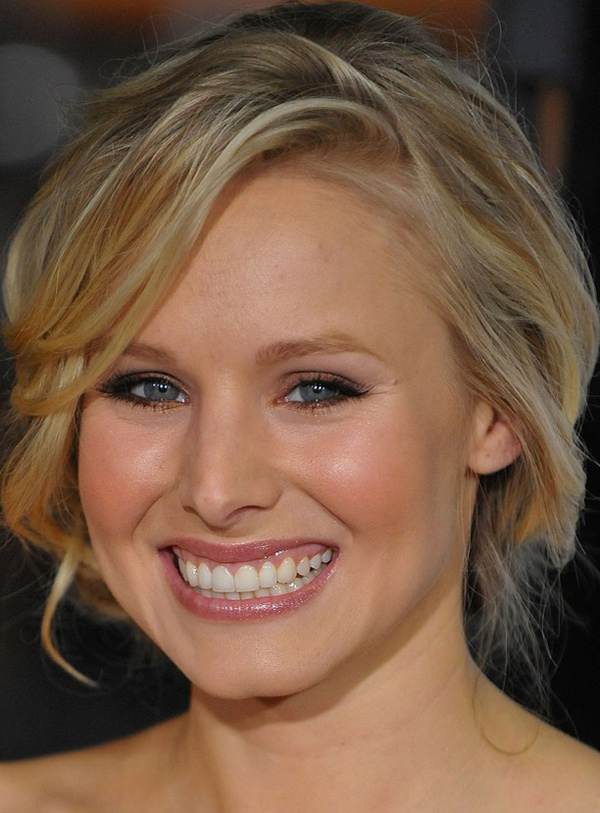 Kristen Bell's Low Updo with Braid Hairstyle