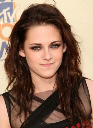 Kristen Stewart Pulled Back Messy Long Hairstyle at 2009 MTV Movie Awards