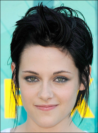 Kristen Stewart's Messy Short Hairstyle at 2009 Teen Choice Awards